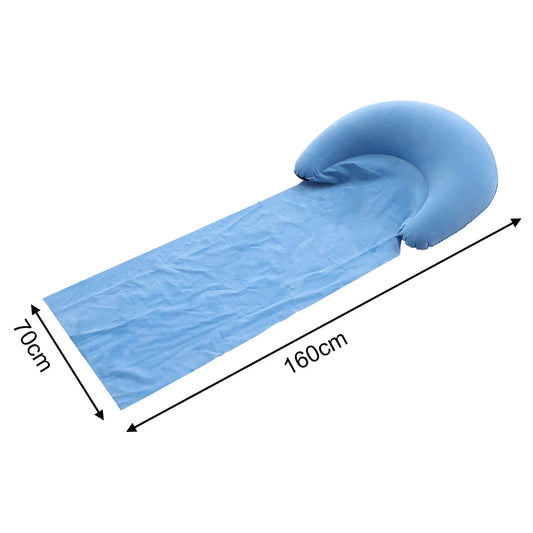 tapis de plage avec oreiller bleu