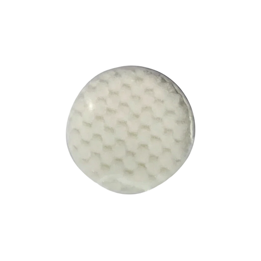 brosse pour enlever le sable des pieds blanc