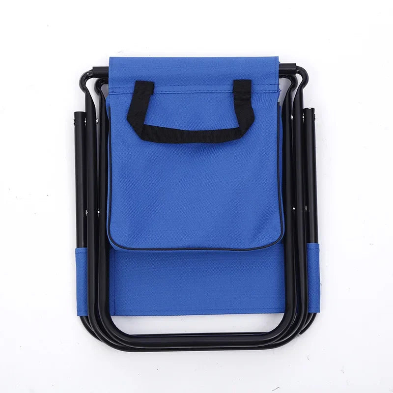chaise de plage pliable avec rangement bleue pliee