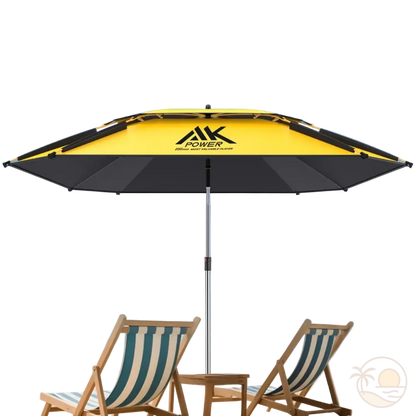 grand parasol de plage ouvert transats